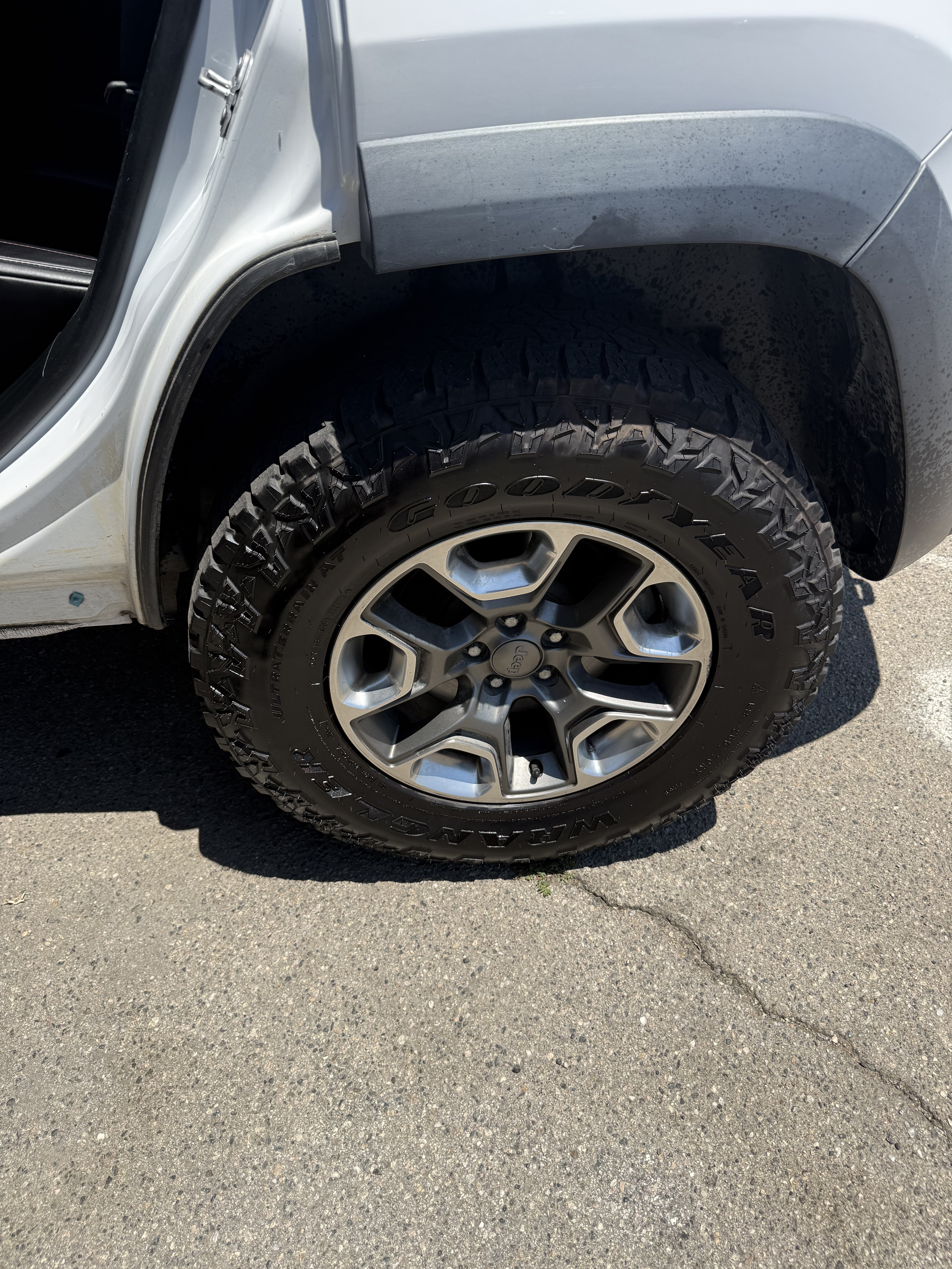 2019 Jeep Cherokee Trailhawk - Photo 2