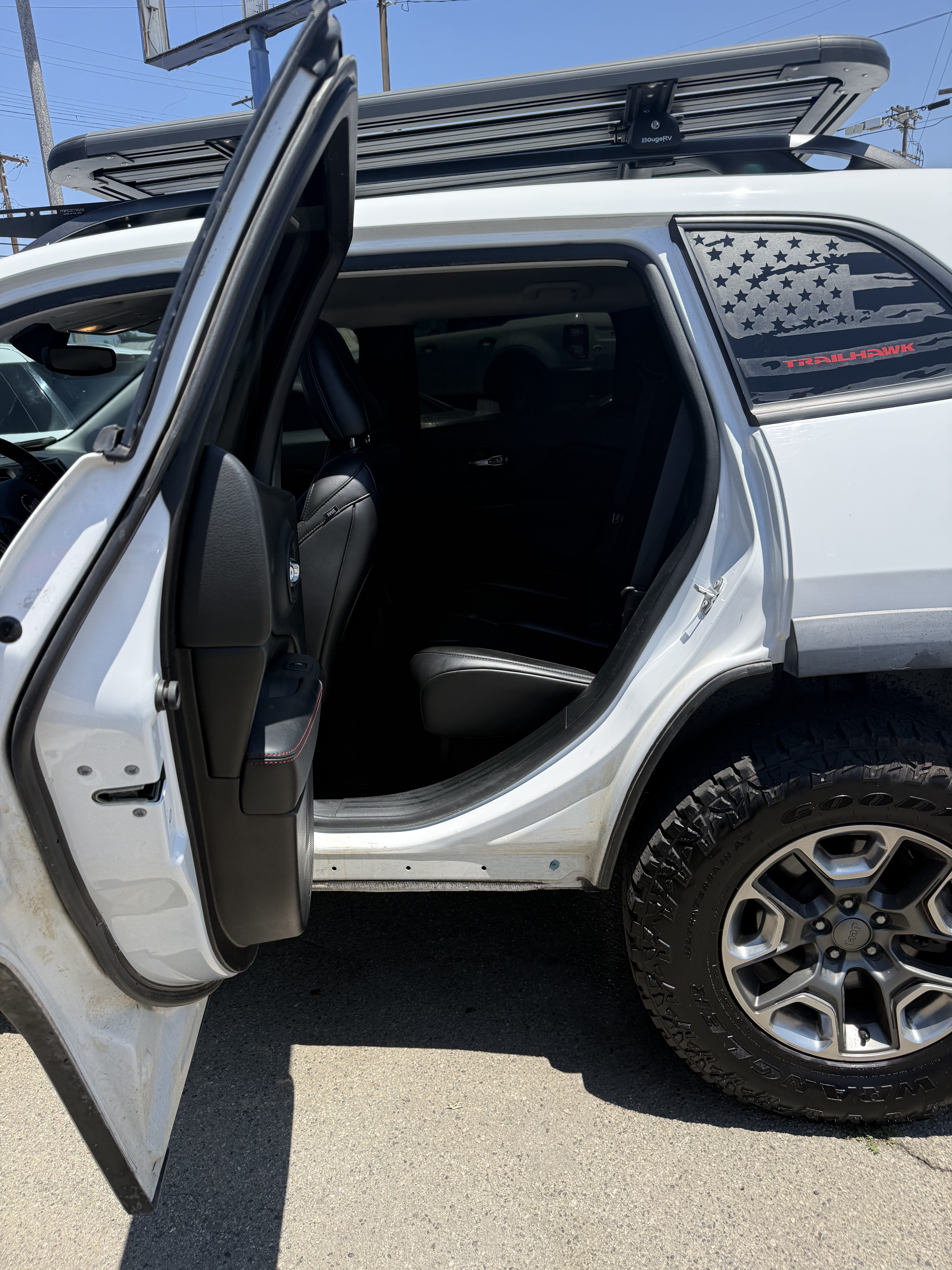 2019 Jeep Cherokee Trailhawk - Photo 3