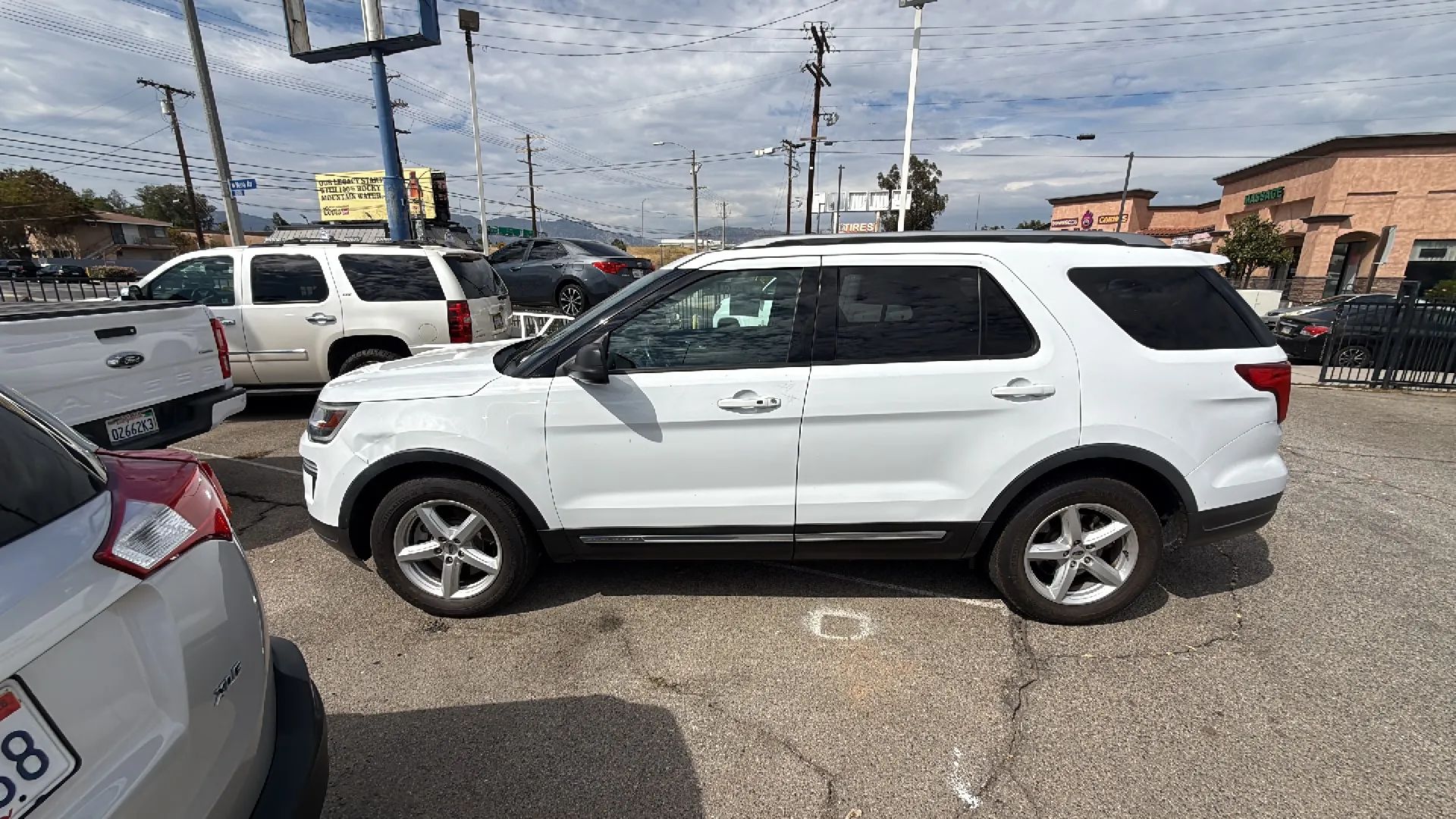 2019 Ford Explorer XLT - Photo 3