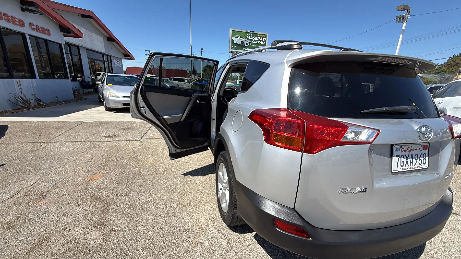 2014 Toyota RAV4 XLE - Photo 17