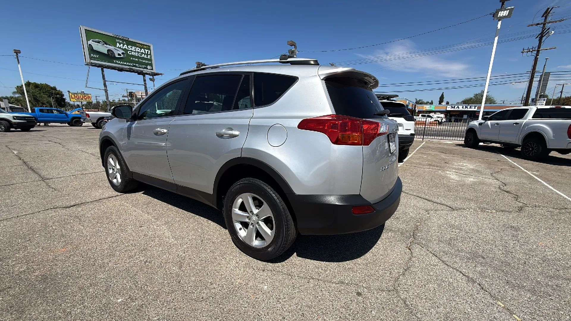 2014 Toyota RAV4 XLE - Photo 4