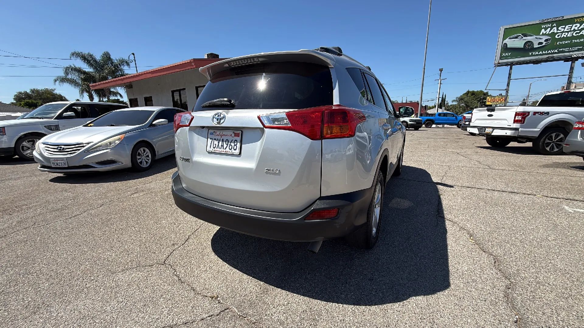 2014 Toyota RAV4 XLE - Photo 6